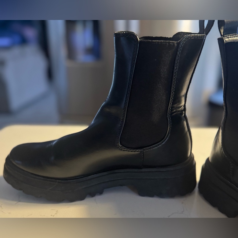 Black Ankle Boots Stylish Chic With Chunky Heel size 7.5 - Picture 7 of 11
